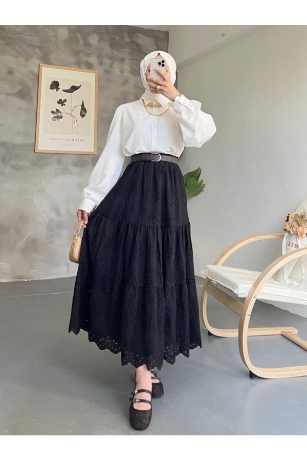Elastic Waist Skirt with Pieced Pearl Detail -Black