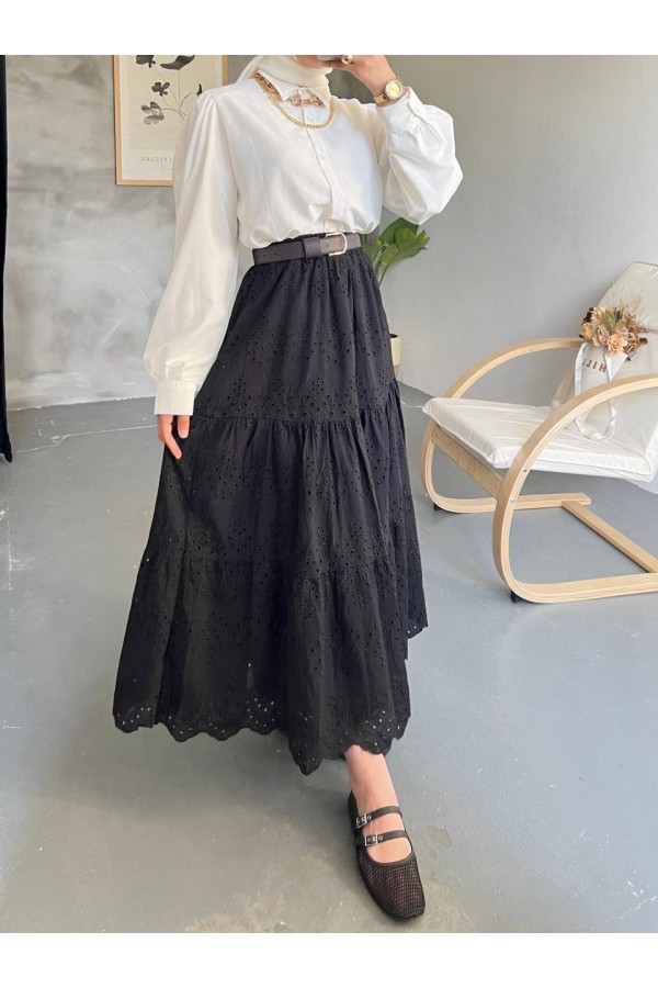 Elastic Waist Skirt with Pieced Pearl Detail -Black
