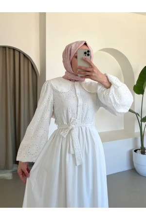 فستان أطفال بياقة نصفية وأزرار صدفية -أبيض