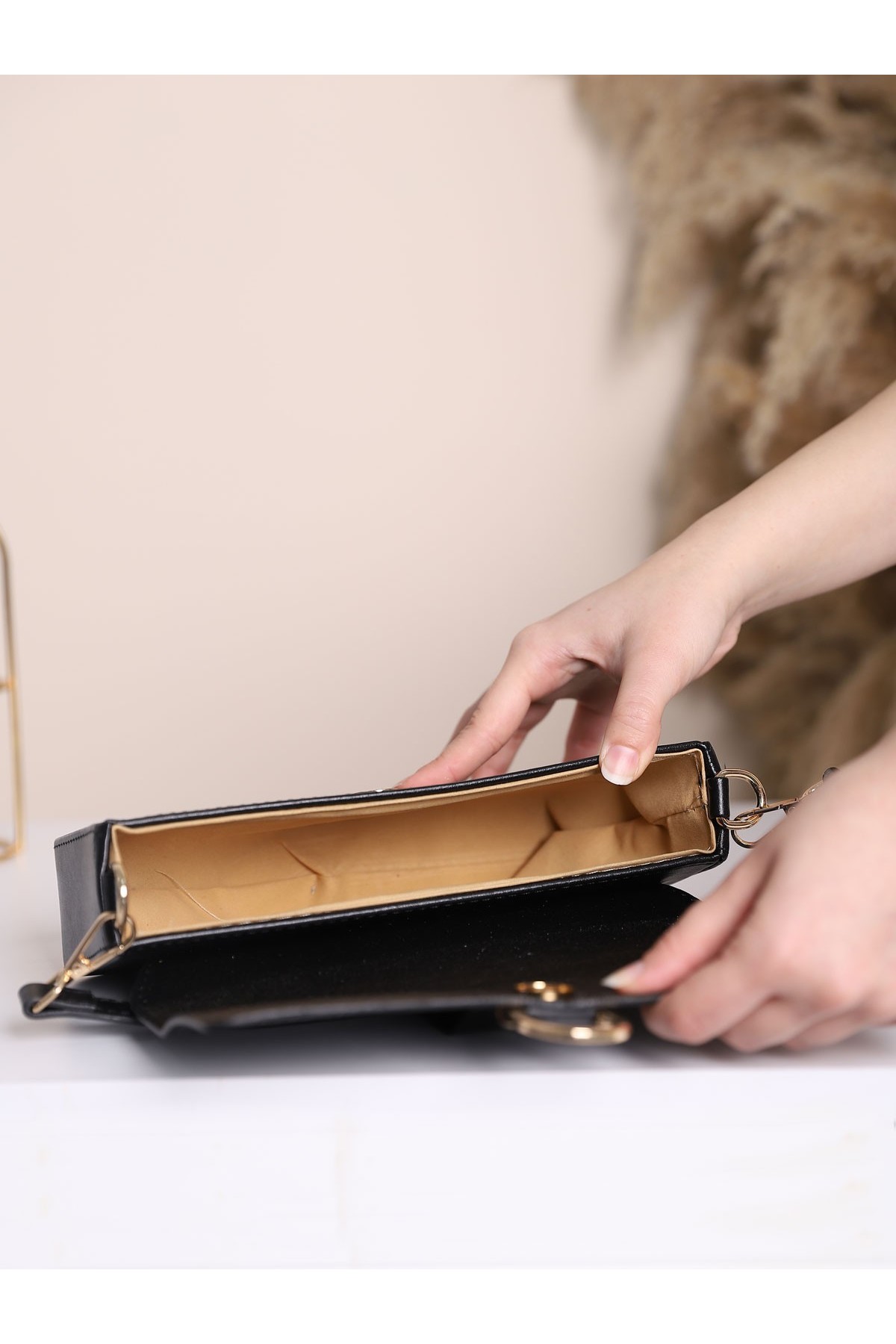 Suspended Magnetic Box Bag -Matte black detay görseli