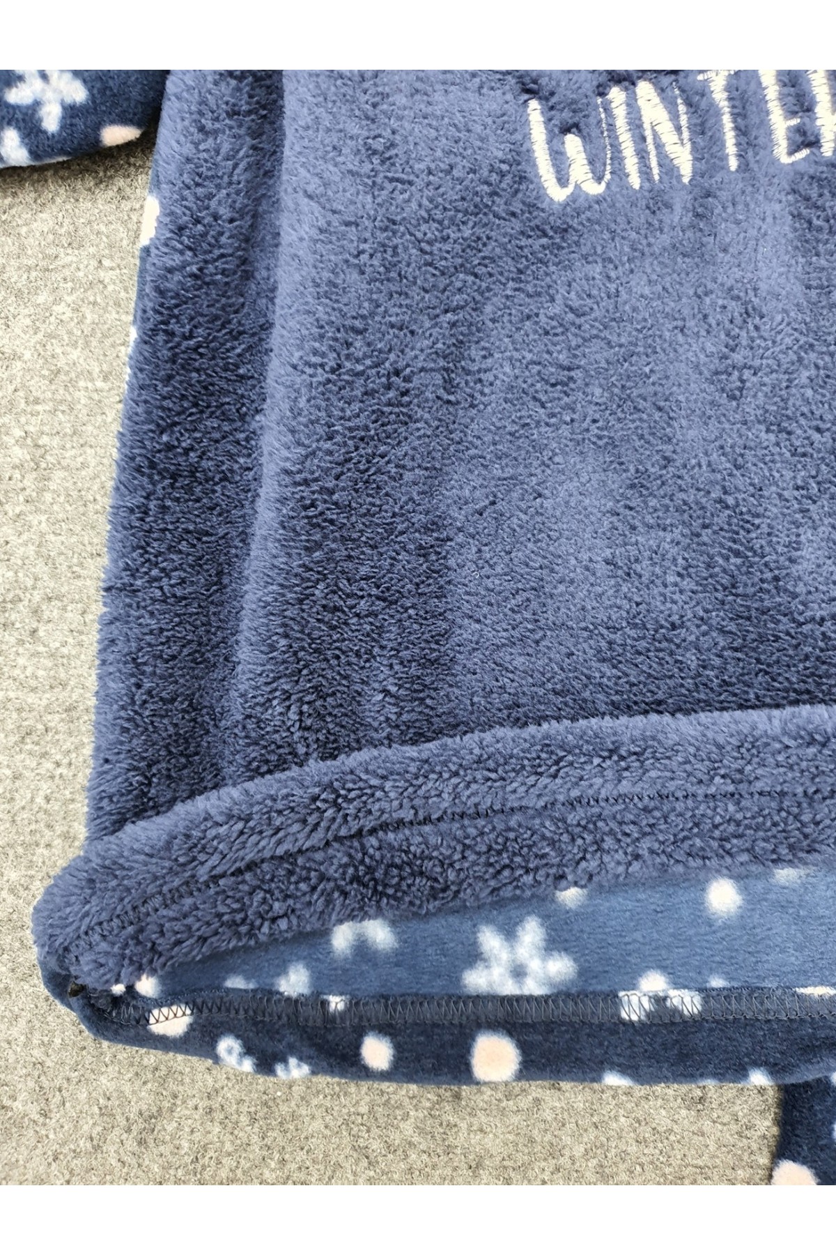 Polarlı Peluşlu Kar Desen Pijama Takım -Laci