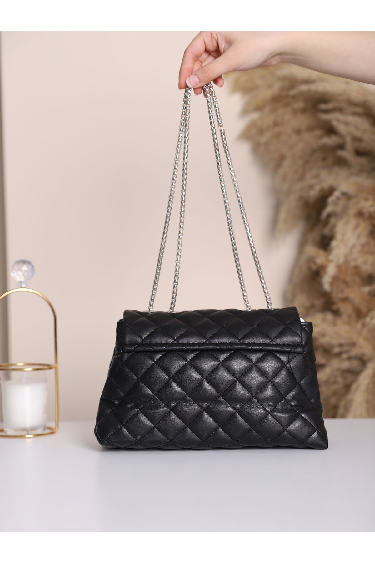 Quilted Ziplock Bag with Snap Chain Strap -Black
