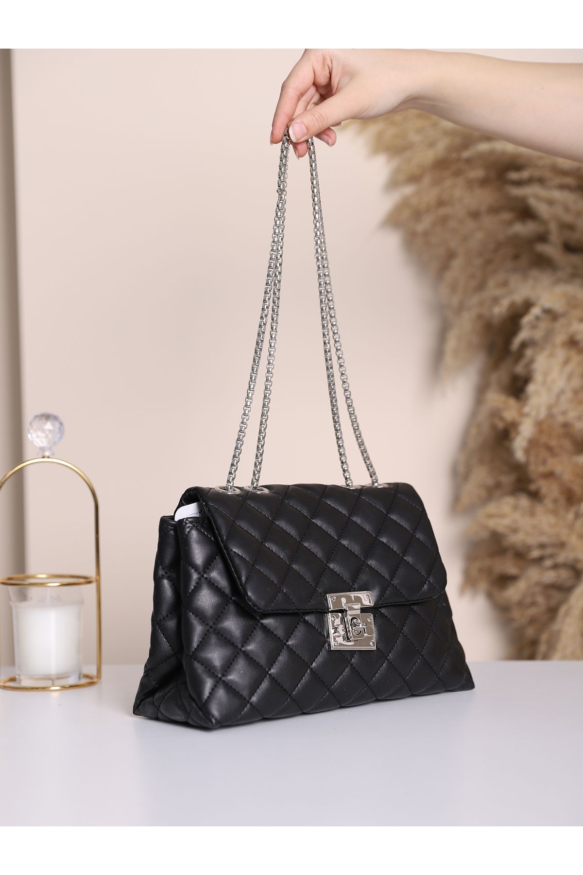 Quilted Ziplock Bag with Snap Chain Strap -Black