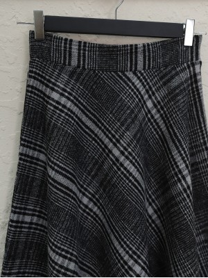 Kare Desenli Fermuarlı Kaşe Etek -Siyah