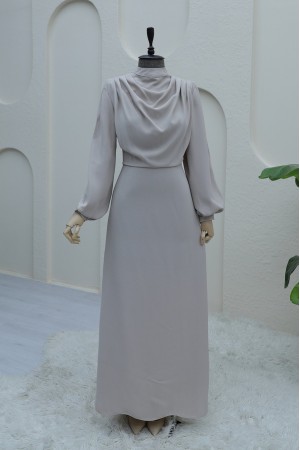 Omuzu Pileli Dik Yaka Krep Elbise -Bej