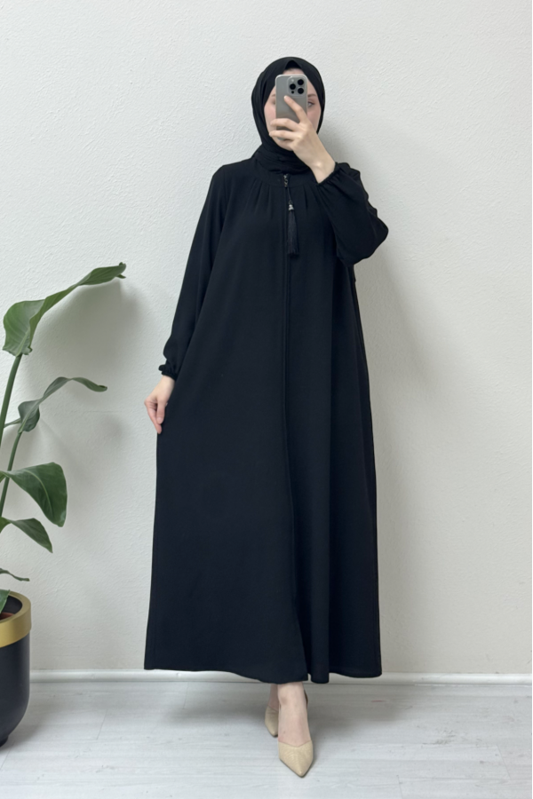 Padded Cap with Zipper Tassel Detail -Black