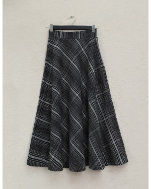 Square Patterned Zippered Cashmere Skirt -Black