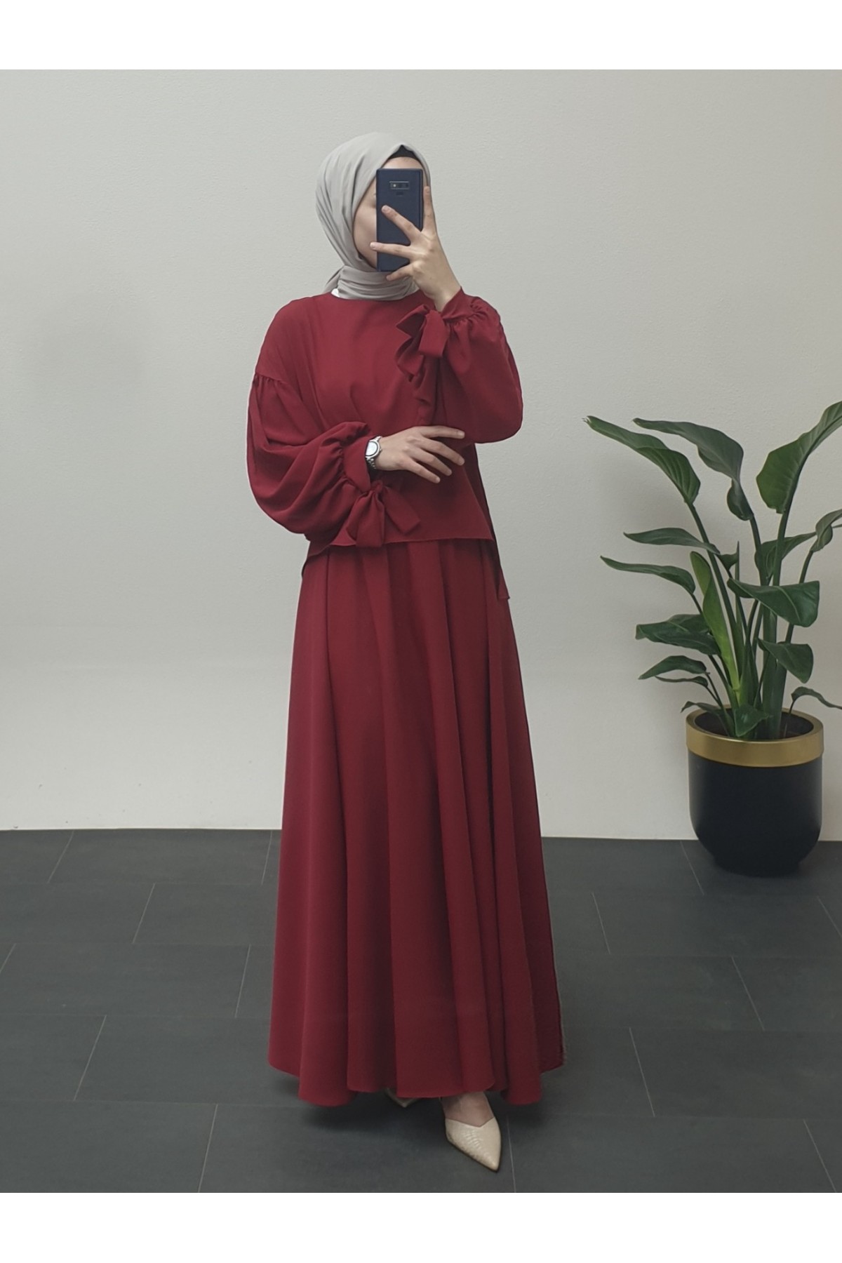 Balloon Skirt Suit with Lace Sleeves -Red