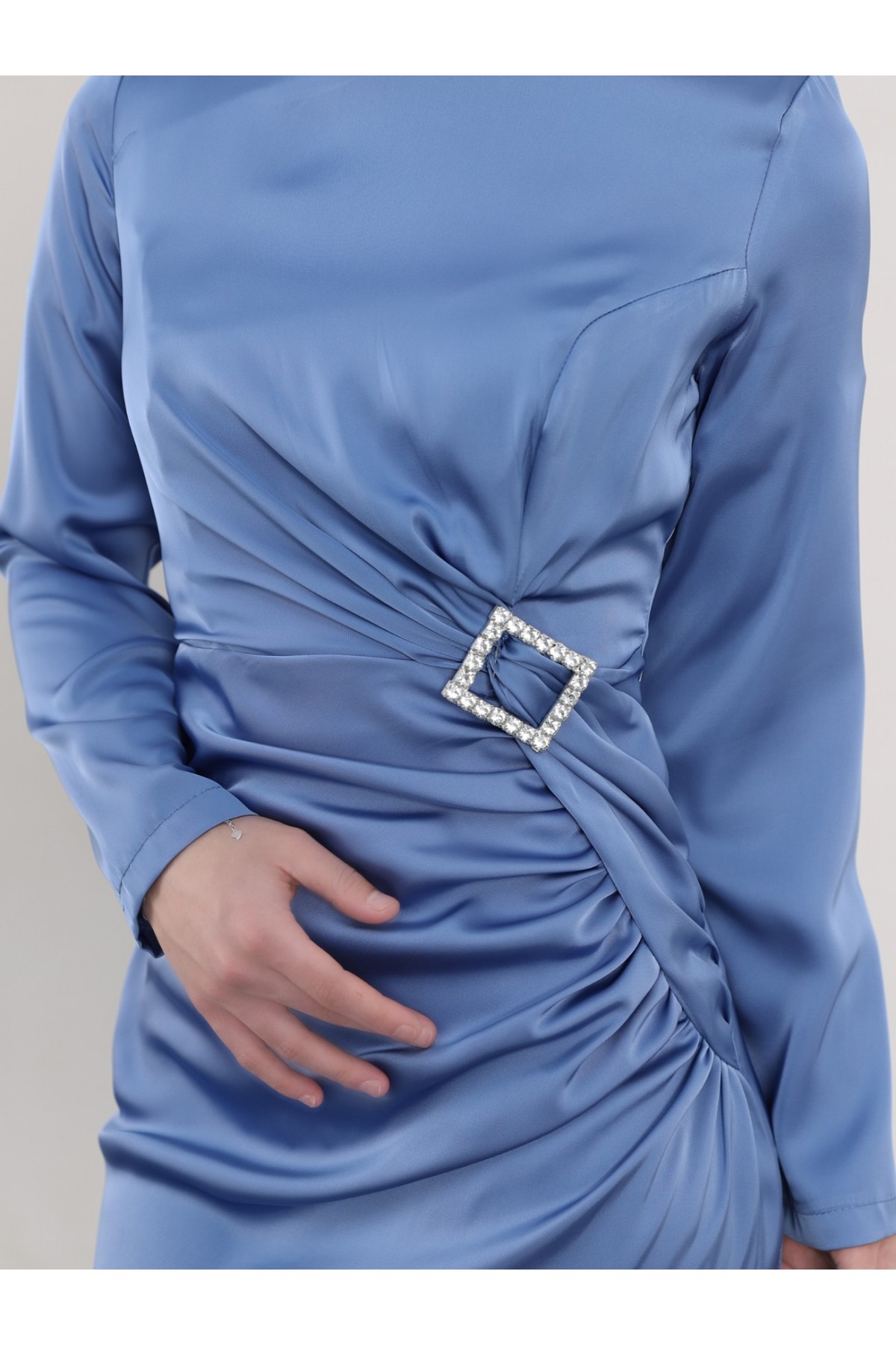 Side Pleated Stone Taka Detailed Satin Evening Dress -Blue