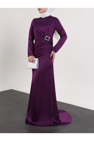 Yandan Büzgülü Taşlı Taka Detaylı Saten Abiye -Mor