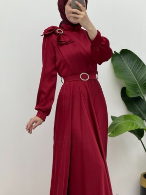 Broşlu Fiyonklu Taşlı Kemerli Saten Abiye -Bordo