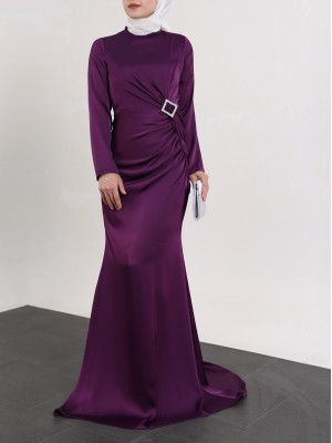 Yandan Büzgülü Taşlı Taka Detaylı Saten Abiye -Mor