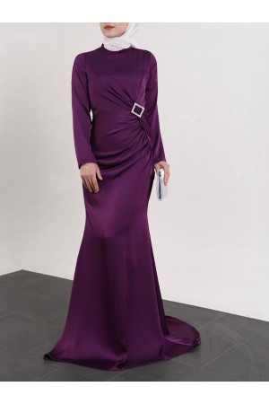 Yandan Büzgülü Taşlı Taka Detaylı Saten Abiye -Mor