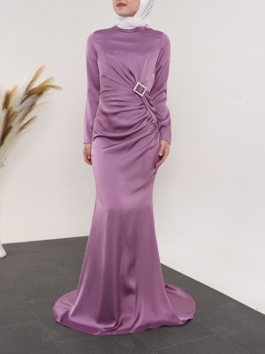 Yandan Büzgülü Taşlı Taka Detaylı Saten Abiye -Lila