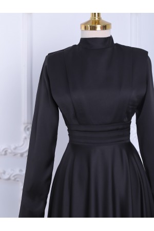 Beli Plise Detaylı Önü Çift Kat Saten Abiye -Siyah