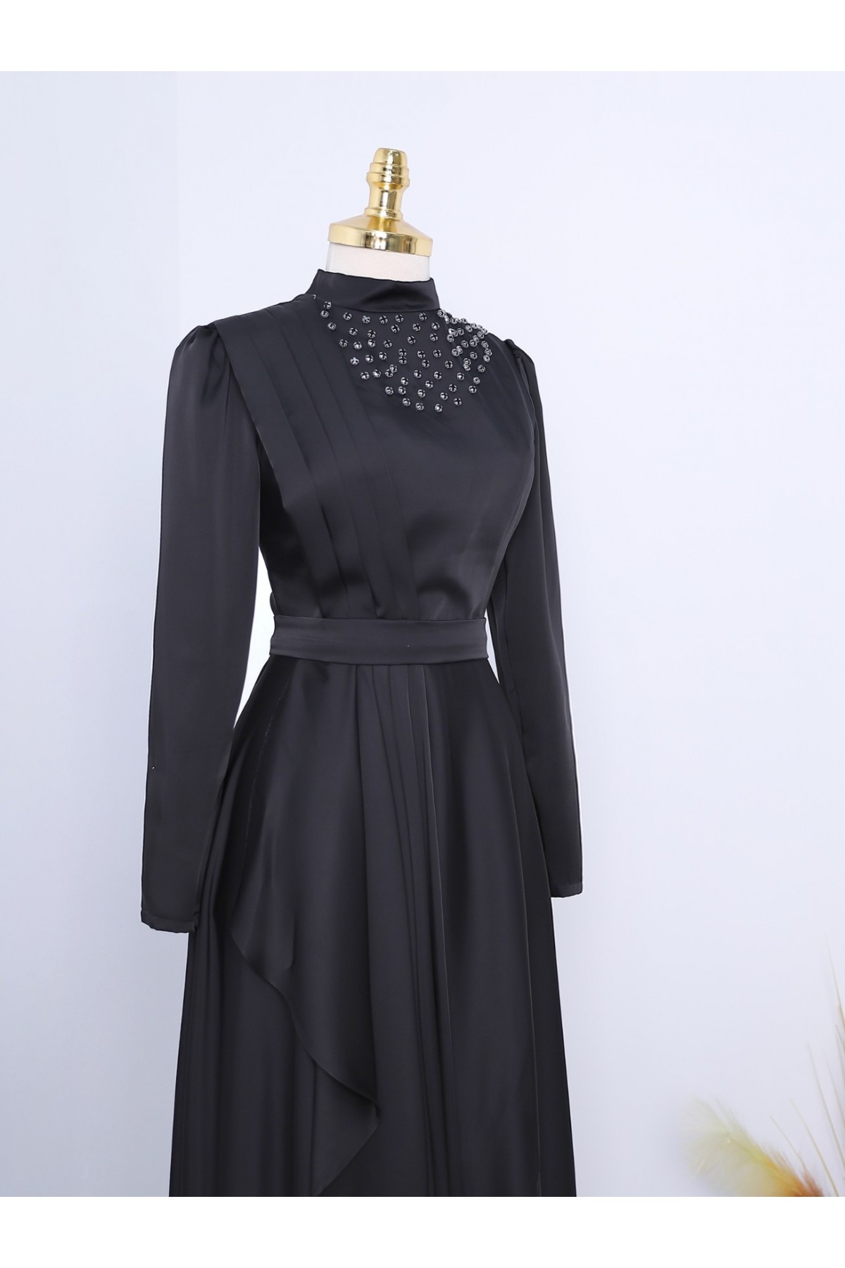 High Collar Sprinkled Stone Satin Evening Dress -Black