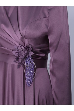 Beli Gül Detaylı Drapeli Saten Abiye -G.Kurusu