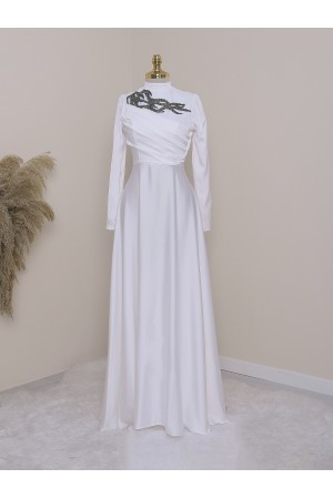 Yakası Taşlı Önü Drapeli  Abiye -Beyaz