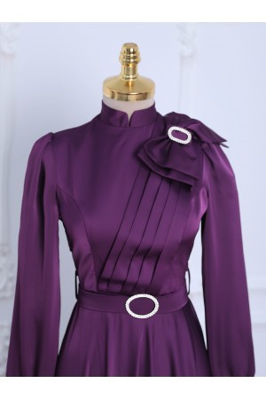 Broşlu Fiyonklu Taşlı Kemerli Saten Abiye -Mor