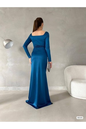 Kare Yaka Derin Yırtmaçlı Saten Elbise -بترولي