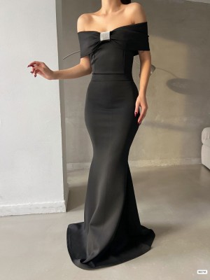 Broşlu Düşük Omuz Uzun Elbise -Black