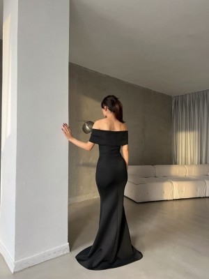 Broşlu Düşük Omuz Uzun Elbise -Black