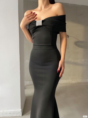 Broşlu Düşük Omuz Uzun Elbise -Black