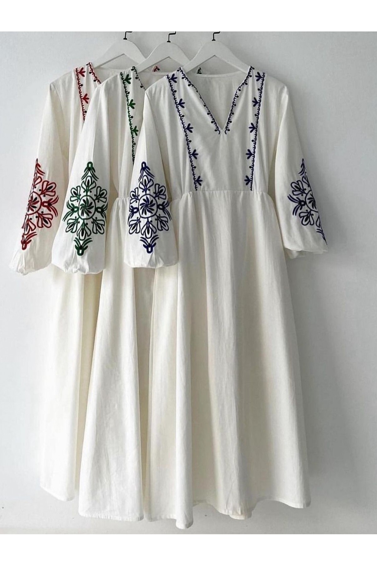 Elastic V-Neck Linen Dress With Embroidered Sleeves -Green