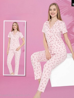 V Yaka Düğmeli Çiçek Desenli Kısa Kollu Pijama Takımı -Pudra