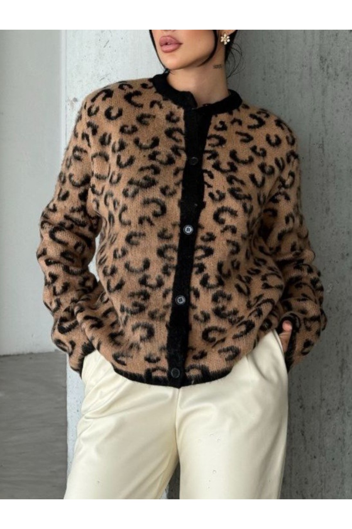 Şardonlu Leopar Desenli Triko Hırka -Vizon