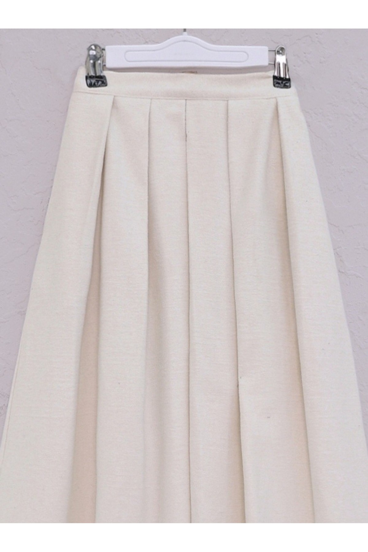Pleated Zippered Cashmere Skirt -Cream color