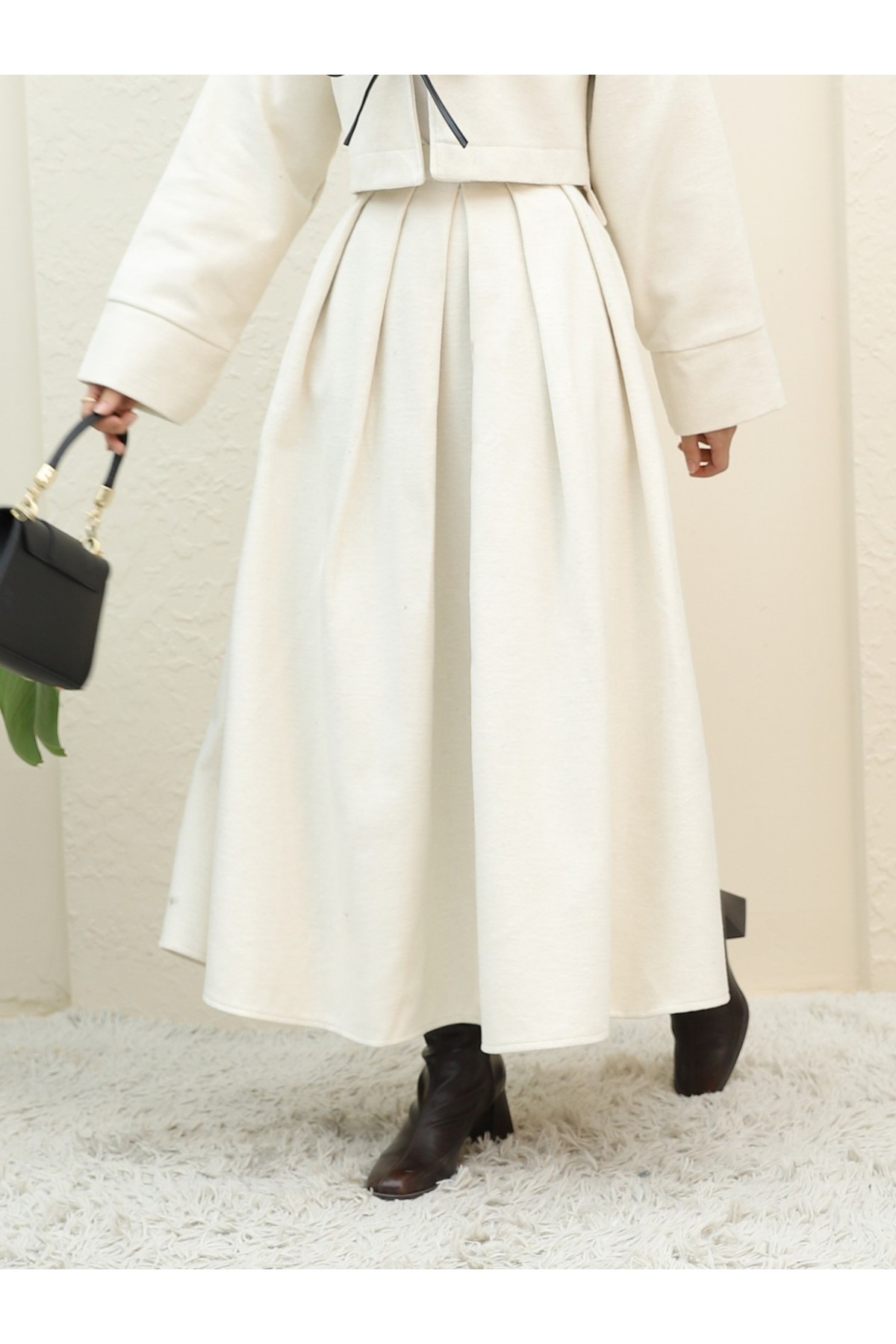 Pleated Zippered Cashmere Skirt -Cream color
