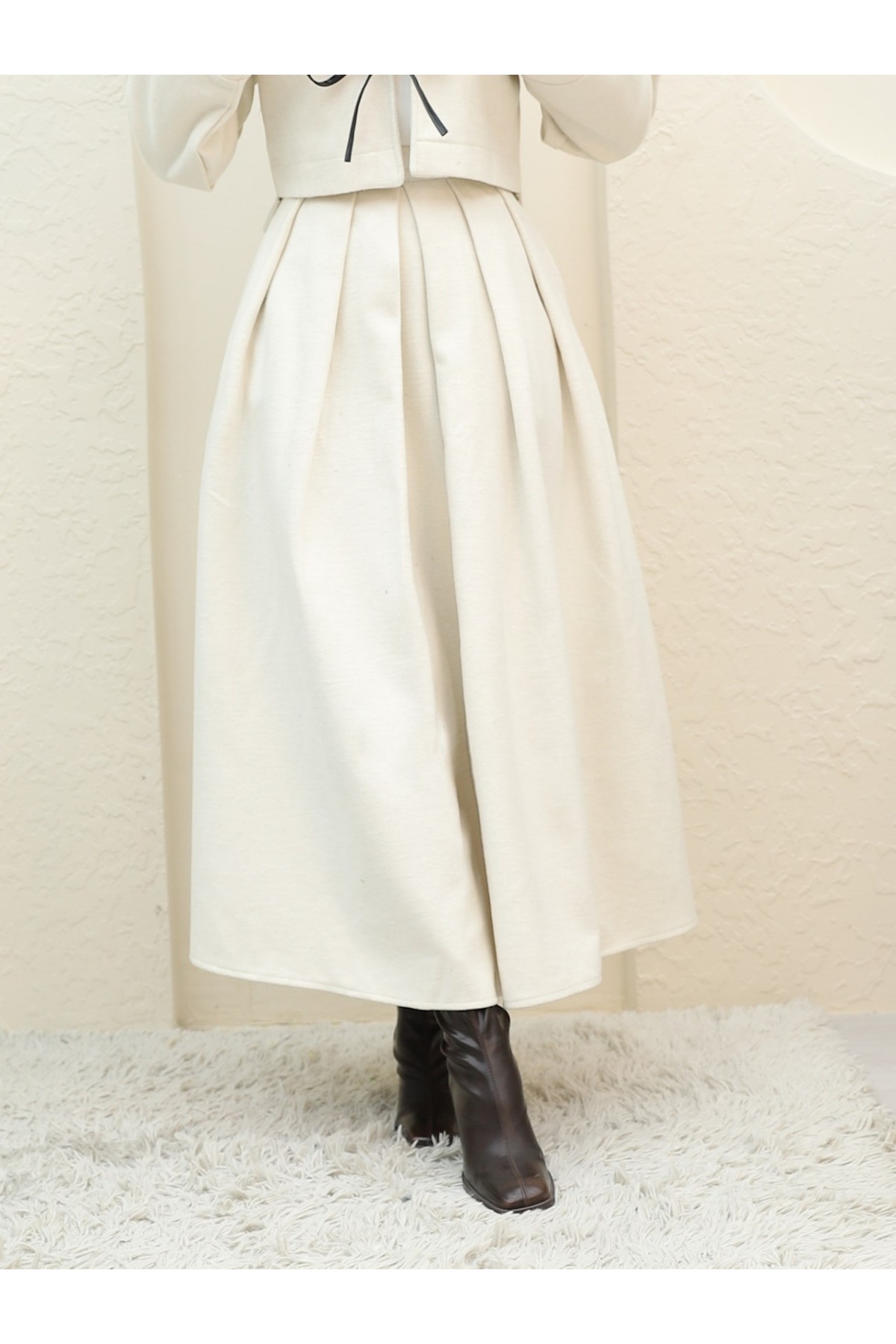 Pleated Zippered Cashmere Skirt -Cream color