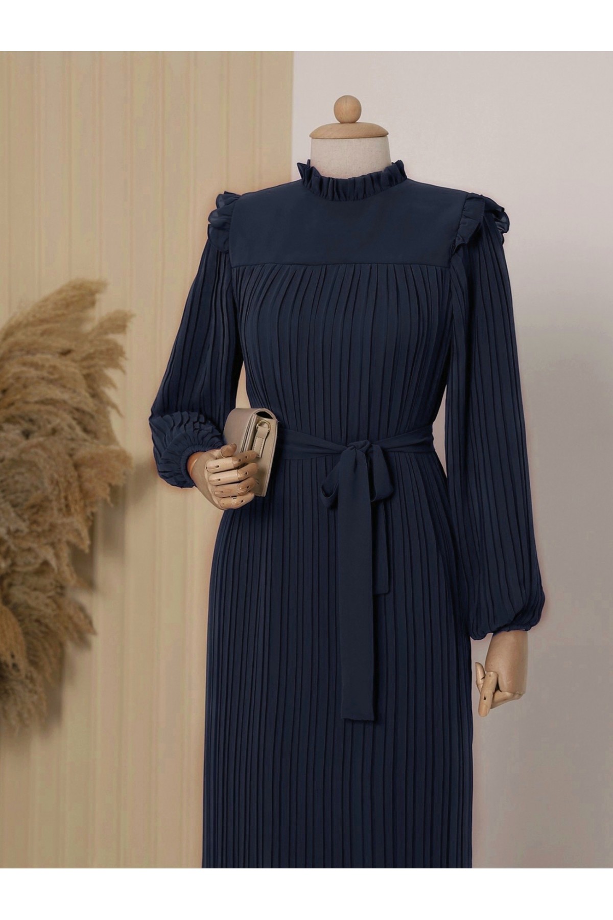 Chiffon Dress with Elasticated Sleeves and Parted Skirt and Tied Waist -dark lacquer