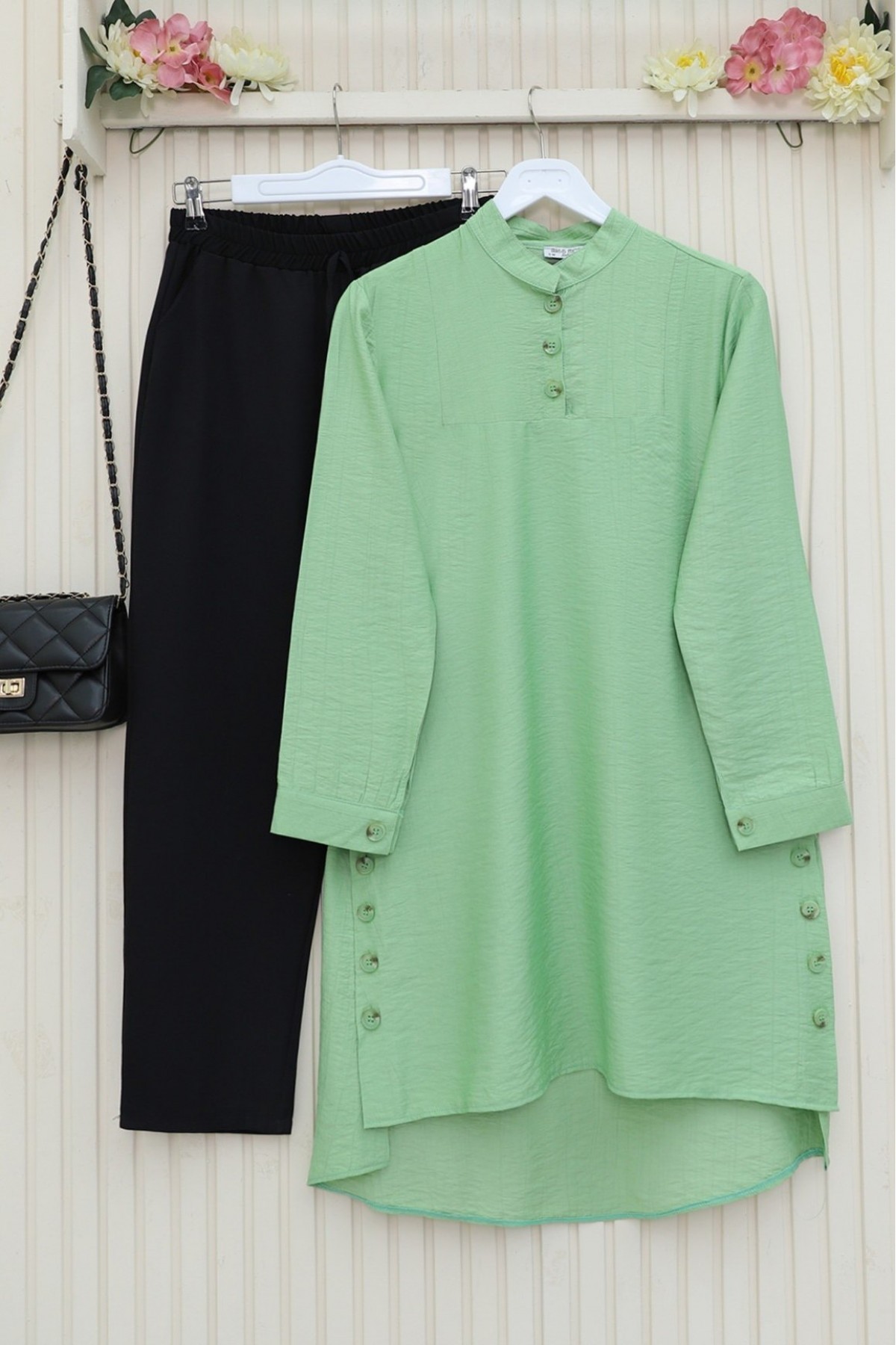 Button Detailed Judge Collar Tunic       -LIGHT GREEN