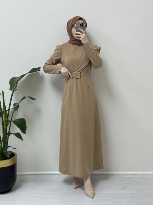 Taş işlemeli Kemerli Krep Elbise -Vizon