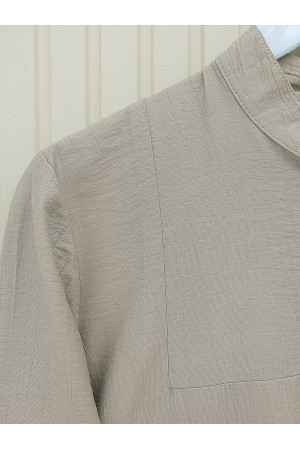 تونك بياقة قاضي مزينة بأزرار       -بيج كاشف