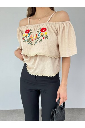 Gül Nakışlı Güpürlü İp Askılı Tişort -Bej
