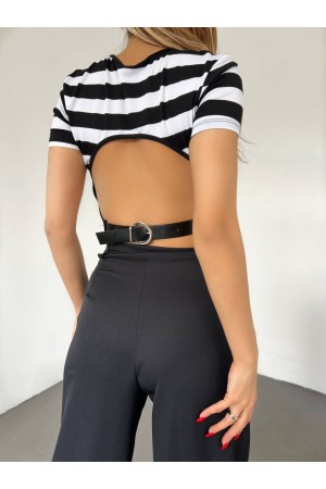 Sırt Dekolteli Kemer Detaylı Crop Tişort -Siyah