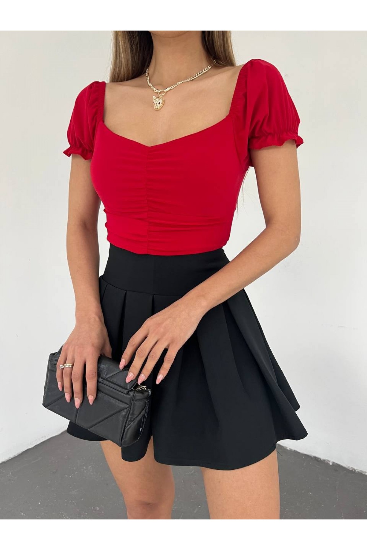 Kısa Kol Lastikli Crop -Kırmızı