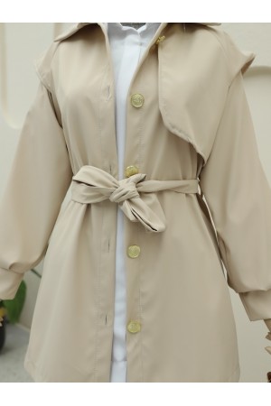 معطف واقٍ من المطر بحزام مزدوج وأزرار بروش -اللون البيج