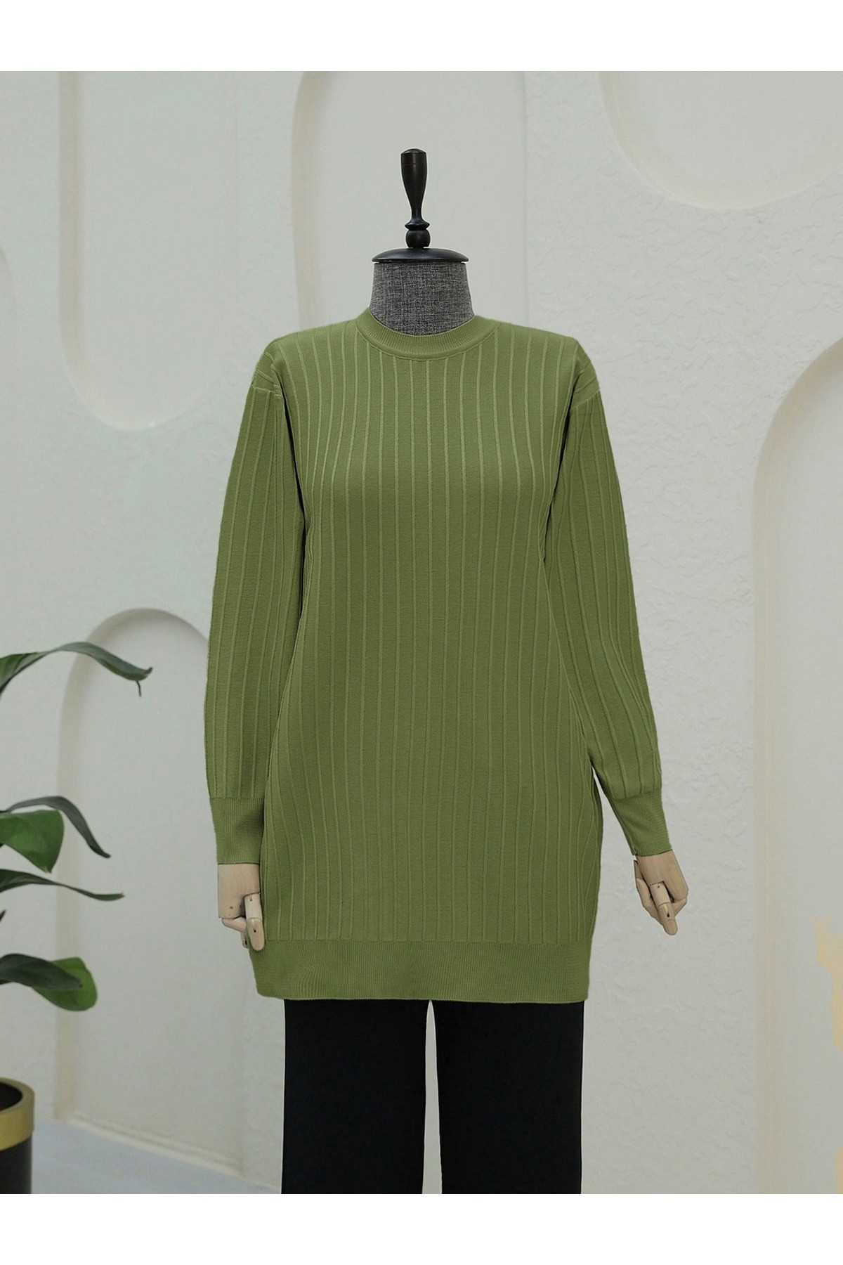 Round Neck Thin Striped Knit Tunic -Green