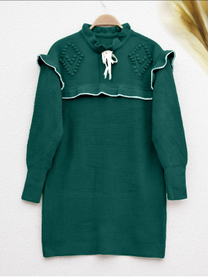 Yakası Bağcıklı Önü Fırfırlı Triko Kazak -Zümrüt