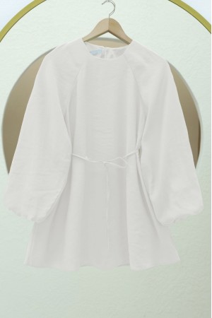 Yuvarlak Yaka Beli Bağcıklı Balon Kol Tunik  -Beyaz