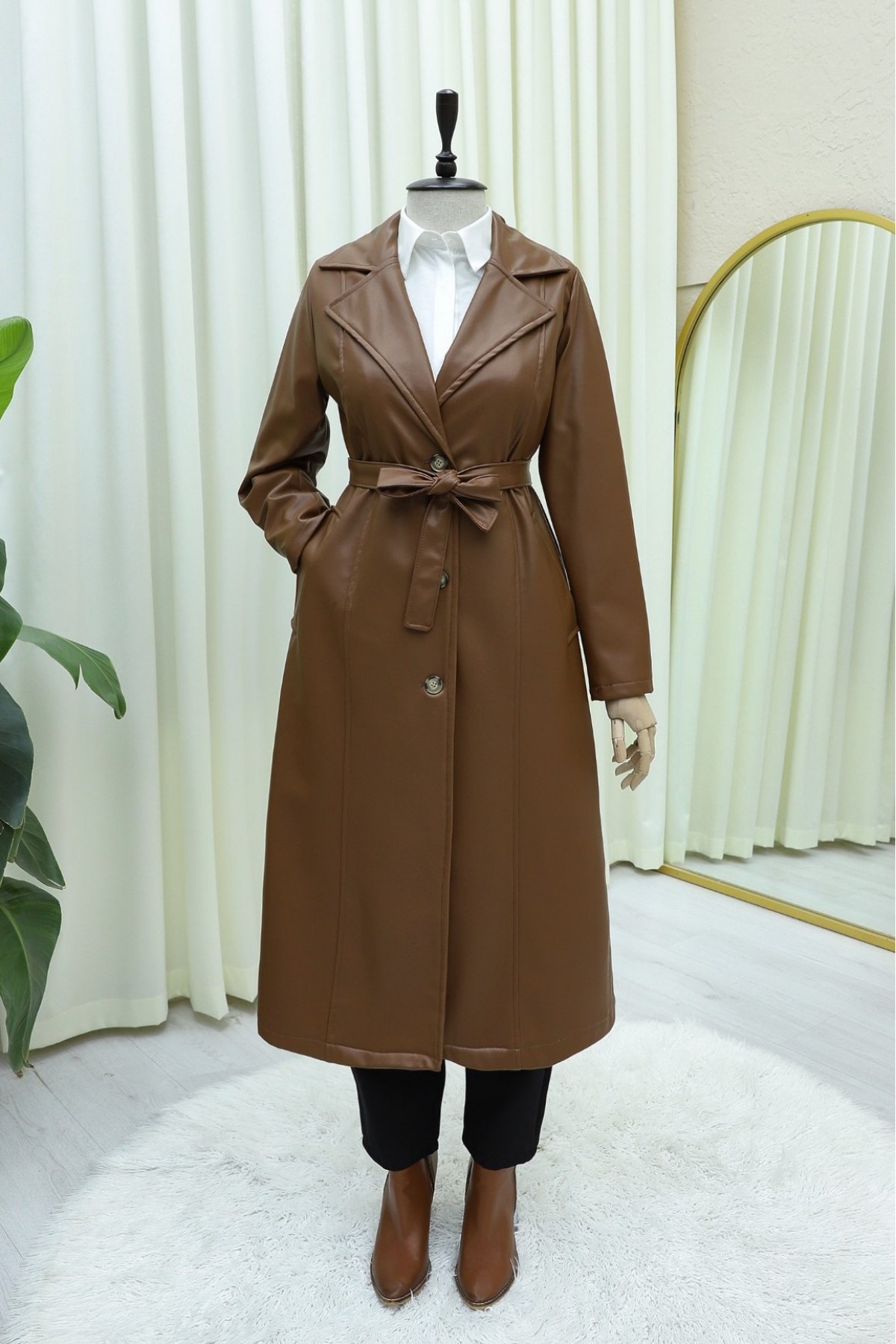 Lace-Up Buttoned Leather Trench Coat -Snuff