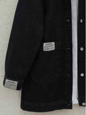 Buttoned Denim Jacket with Bag Pockets -Black