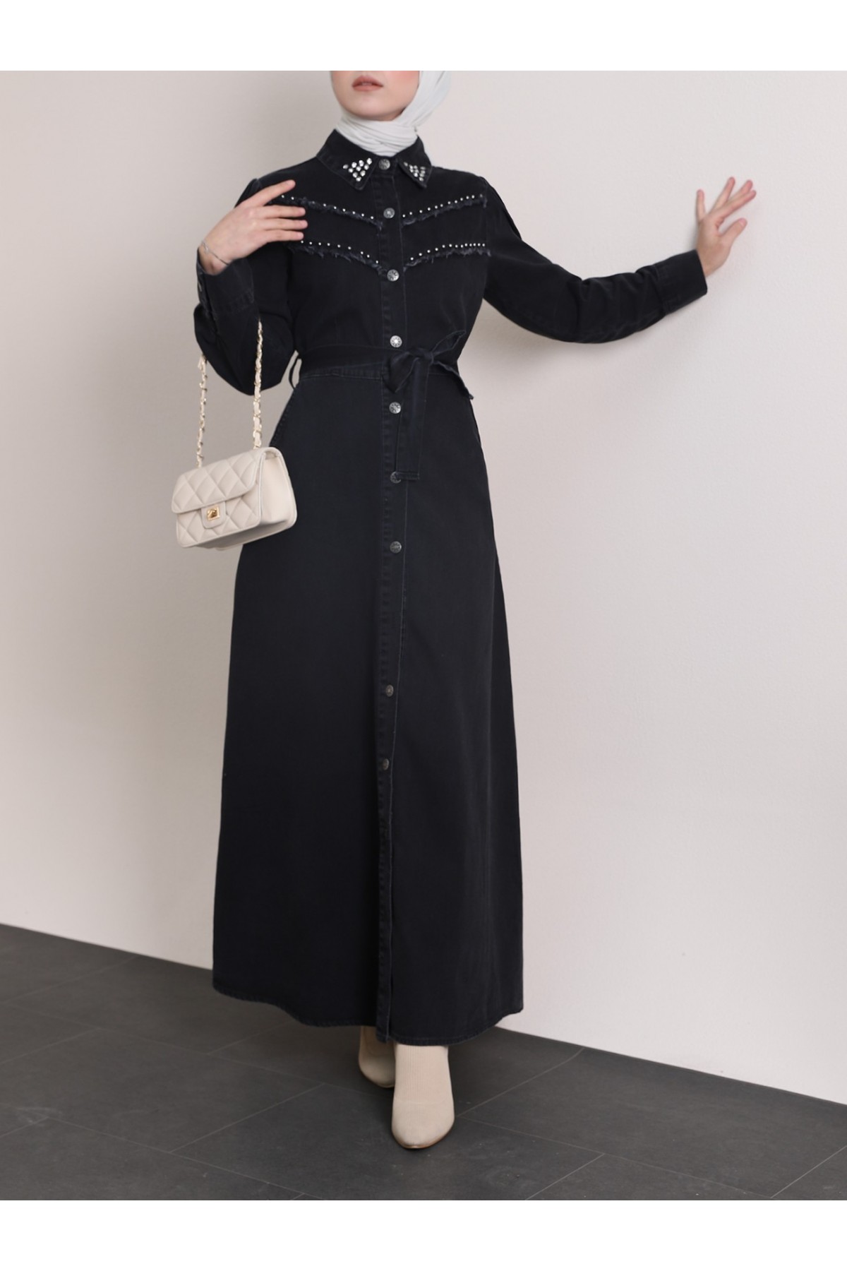 Vintage Denim Dress with Stones on the Collar and Chest -Black
