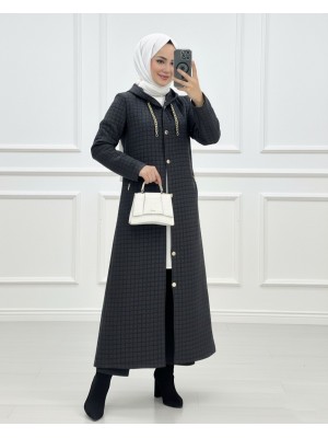 Yakası Zincir Detaylı Uzun Kapitone Kaban -Siyah