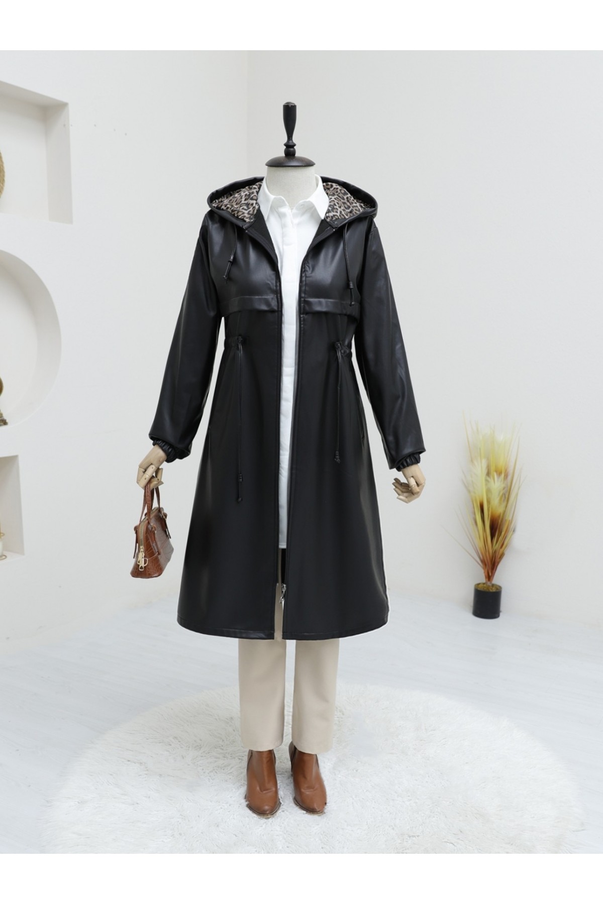 Zippered Faux Leather Cap with Drawstring Pocket at Waist -Black