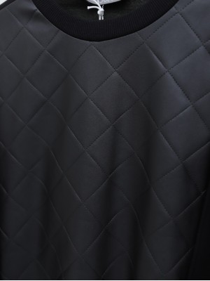 جلد أمامي مبطن وأثار العرق -أسود